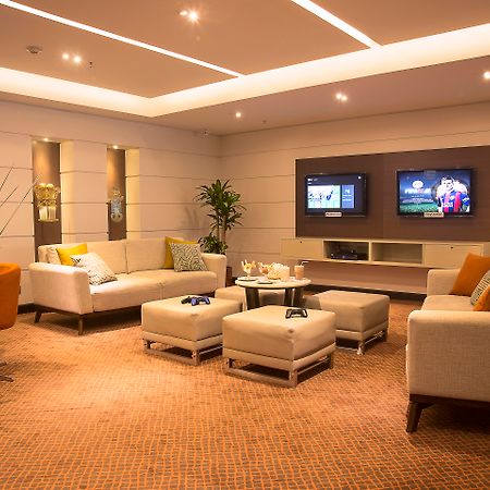 Hotel Dann Carlton Bogota Exterior photo The lounge at the airport