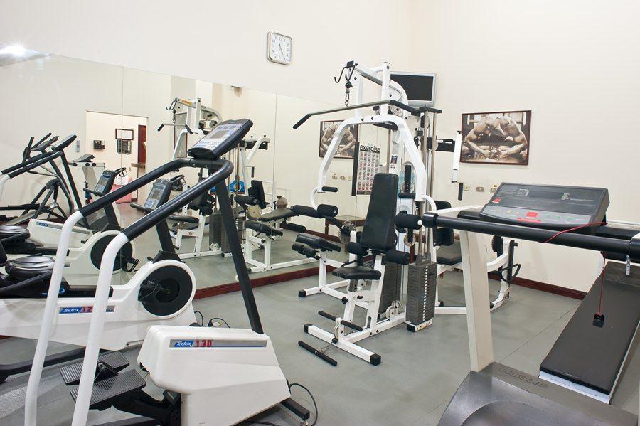 Hotel Dann Carlton Bogota Facilities photo A typical gym