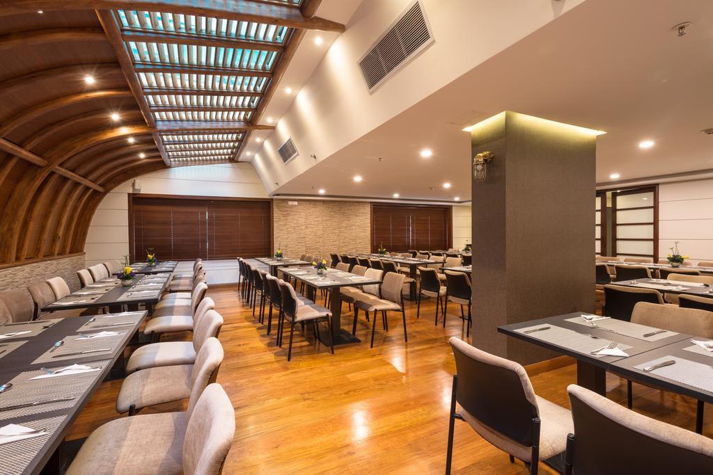 Hotel Dann Carlton Bogota Exterior photo Restaurant